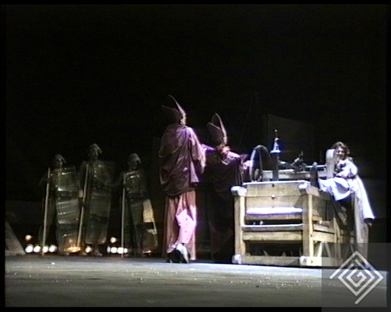 „Miasto liczy psie nosy” (Teatr Studio, Warszawa 1991). Fot. Jerzy Karpiński „Miasto liczy psie nosy” (Teatr Studio, Warszawa 1991). Fot. Jerzy Karpiński