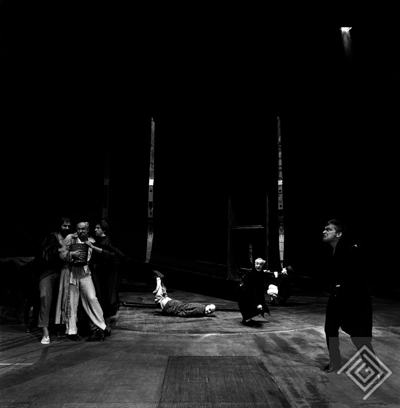 „Powolne ciemnienie malowideł” (Teatr Studio, 1985). Fot. Wojciech Plewiński „Powolne ciemnienie malowideł” (Teatr Studio, 1985). Fot. Wojciech Plewiński
