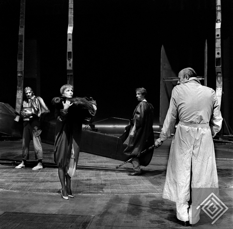 „Powolne ciemnienie malowideł” (Teatr Studio, 1985). Fot. Wojciech Plewiński „Powolne ciemnienie malowideł” (Teatr Studio, 1985). Fot. Wojciech Plewiński