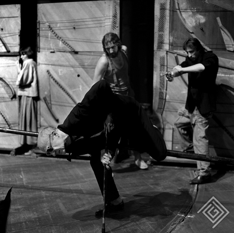 „Powolne ciemnienie malowideł” (Teatr Studio, 1985). Fot. Wojciech Plewiński „Powolne ciemnienie malowideł” (Teatr Studio, 1985). Fot. Wojciech Plewiński